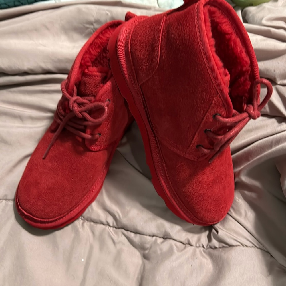 Ugg boots. Red color. Size 8.